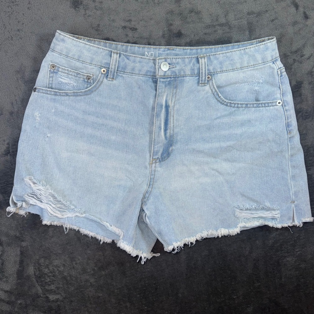Womens 13 No Boundaries Jean Shorts Light Blue Excellent Distressed Frayed Hem